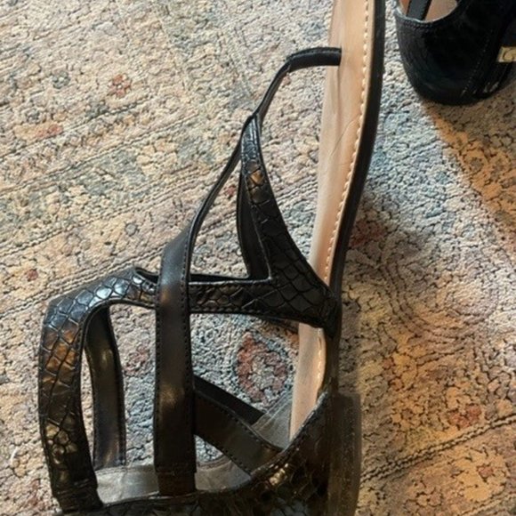 Guess Black Gladiator Strap Sandals - Picture 6 of 8